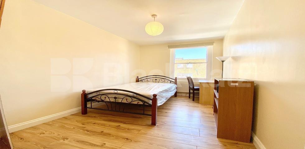 			VIRTUAL TOUR AVAILABLE!, 4 Bedroom, 1 bath, 1 reception Apartment			 Chapel Market, N1, ANGEL
